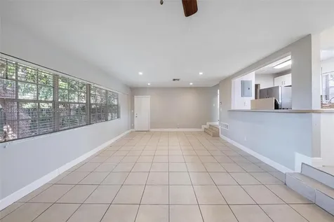725 NE 178th Street Miami FL 33162