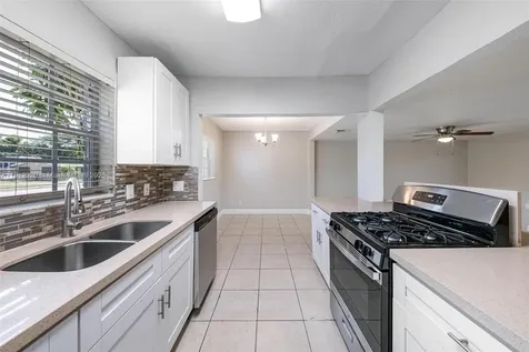725 NE 178th Street Miami FL 33162