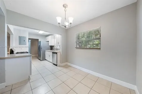 725 NE 178th Street Miami FL 33162