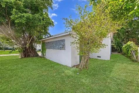 725 NE 178th Street Miami FL 33162