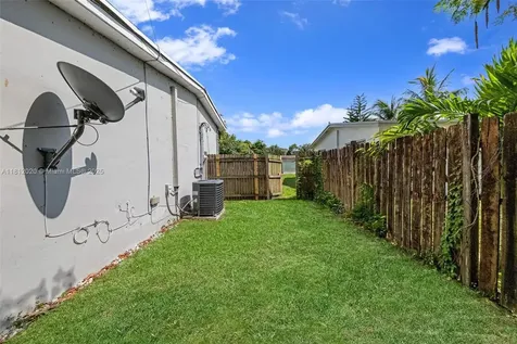 725 NE 178th Street Miami FL 33162