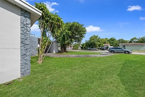 725 NE 178th Street Miami FL 33162
