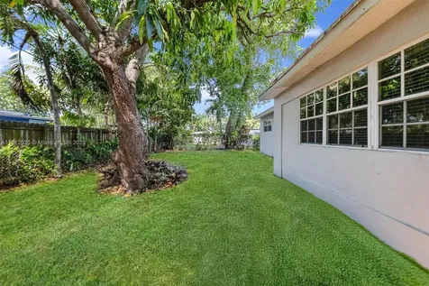 725 NE 178th Street Miami FL 33162