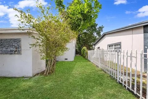 725 NE 178th Street Miami FL 33162