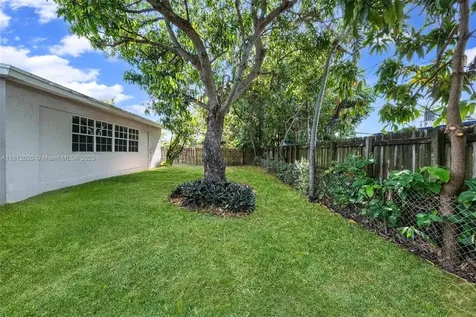 725 NE 178th Street Miami FL 33162