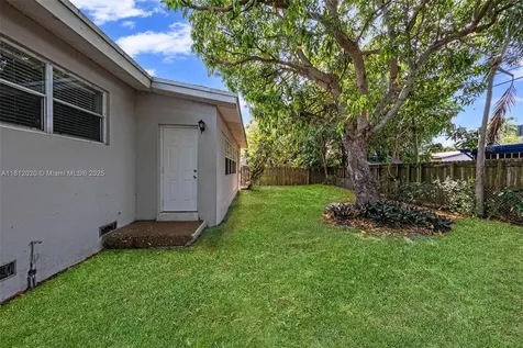 725 NE 178th Street Miami FL 33162