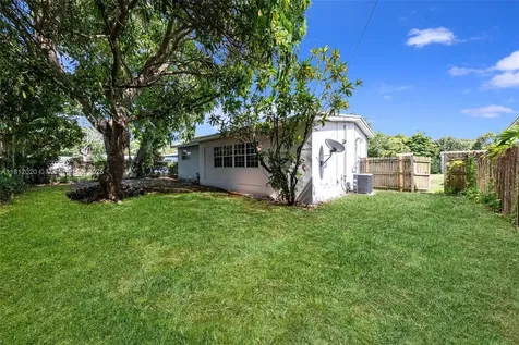 725 NE 178th Street Miami FL 33162