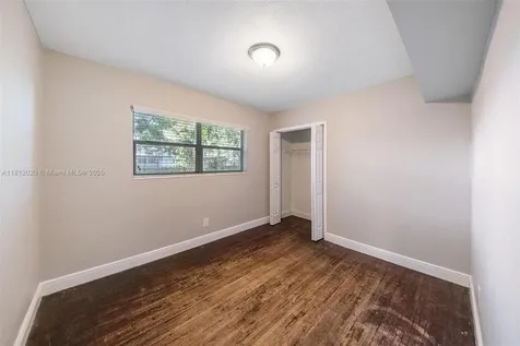 725 NE 178th Street Miami FL 33162