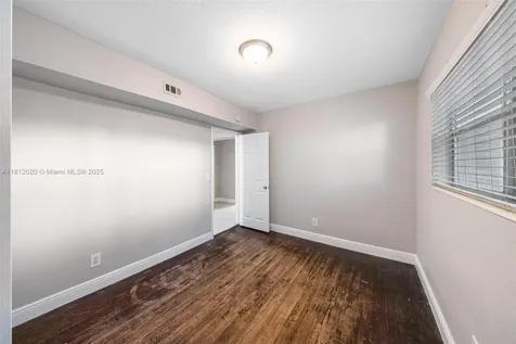 725 NE 178th Street Miami FL 33162