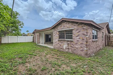 9353 SW 1st Place Boca Raton FL 33428