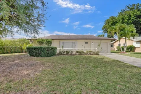 10106 NW 82nd Street Tamarac FL 33321