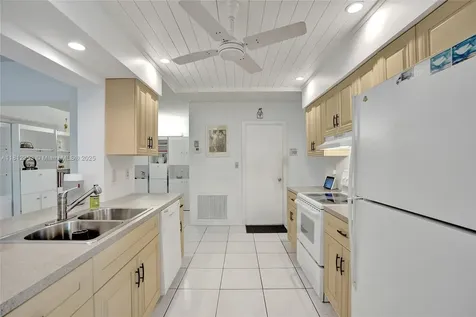 10106 NW 82nd Street Tamarac FL 33321