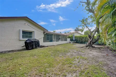 10106 NW 82nd Street Tamarac FL 33321