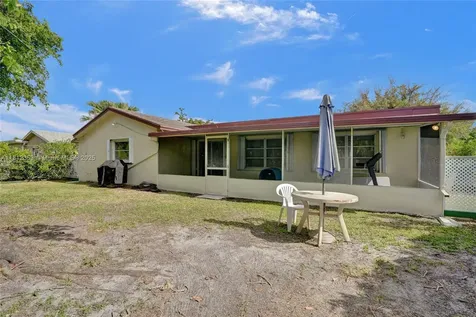 10106 NW 82nd Street Tamarac FL 33321