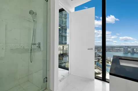 18555 Collins Avenue Sunny Isles Beach FL 33160