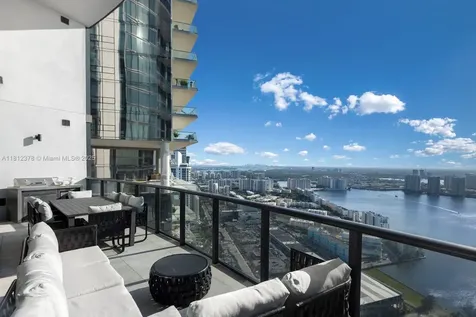 18555 Collins Avenue Sunny Isles Beach FL 33160