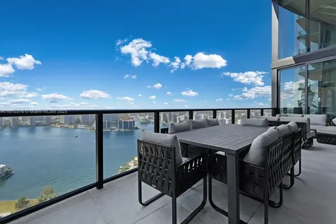 18555 Collins Avenue Sunny Isles Beach FL 33160