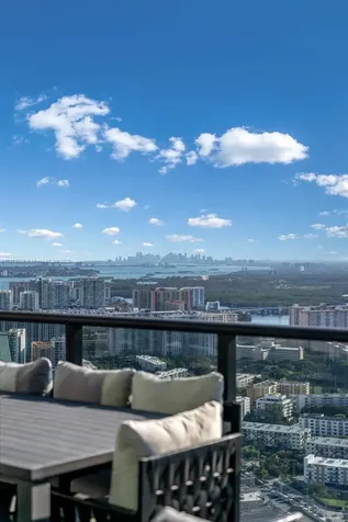 18555 Collins Avenue Sunny Isles Beach FL 33160