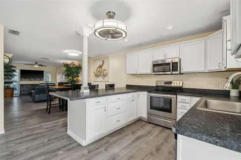 4803 SW Santa Barbara Court Cape Coral FL 33914