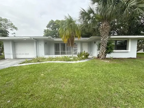 401 NE Cornwall Avenue Port St. Lucie FL 34983