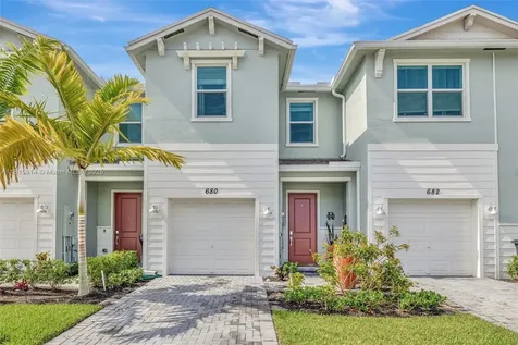 680 SE Lake Falls Street Port St. Lucie FL 34984
