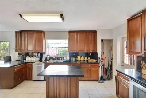 7815 SW 21st Terrace Miami FL 33155