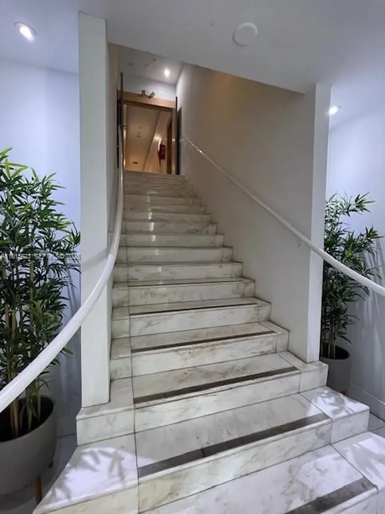 700 16th Street Miami Beach FL 33139