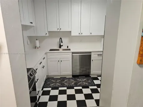 215 SE 3rd Avenue Hallandale Beach FL 33009