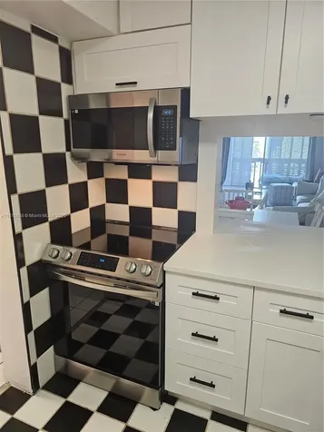 215 SE 3rd Avenue Hallandale Beach FL 33009