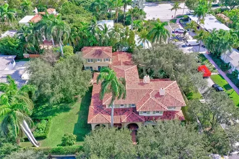 5905 N Bay Road Miami Beach FL 33140