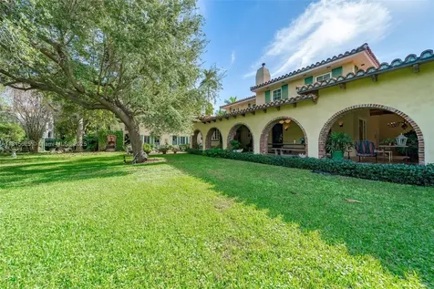 5905 N Bay Road Miami Beach FL 33140