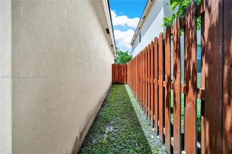 3456 NE 2nd Street Homestead FL 33033