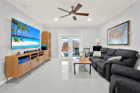 3456 NE 2nd Street Homestead FL 33033