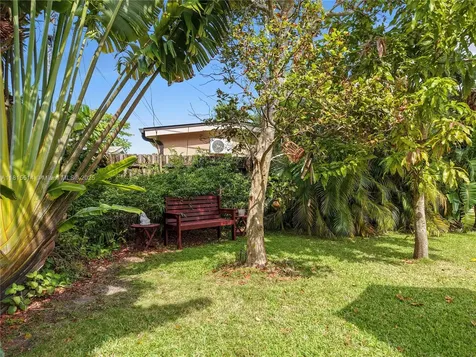 3320 SW 92nd Court Miami FL 33165