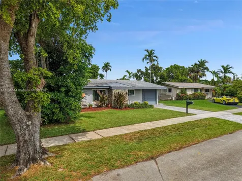 3320 SW 92nd Court Miami FL 33165