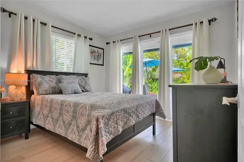 3320 SW 92nd Court Miami FL 33165