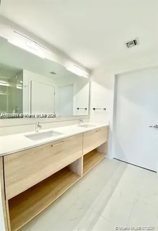 16385 Biscayne Boulevard North Miami Beach FL 33160