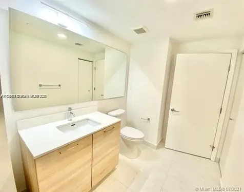 16385 Biscayne Boulevard North Miami Beach FL 33160