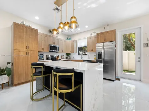 20930 NW 1st Street Pembroke Pines FL 33029