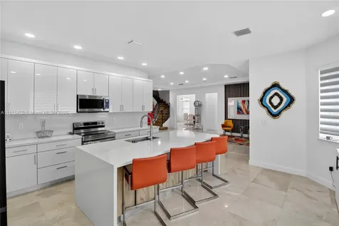 6403 SW 162nd Path Miami FL 33193