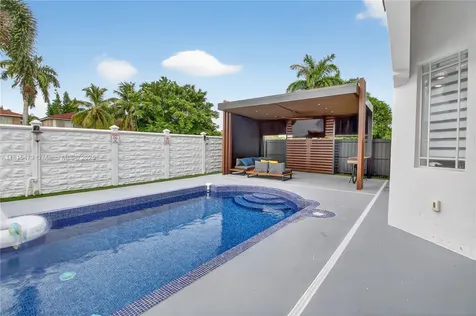 6403 SW 162nd Path Miami FL 33193