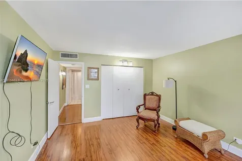10101 E Bay Harbor Drive Bay Harbor Islands FL 33154