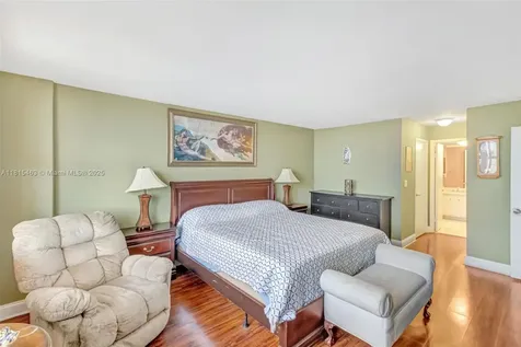 10101 E Bay Harbor Drive Bay Harbor Islands FL 33154