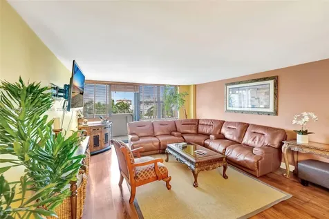 10101 E Bay Harbor Drive Bay Harbor Islands FL 33154
