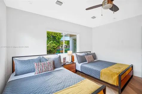38 SW 25th Road Miami FL 33129