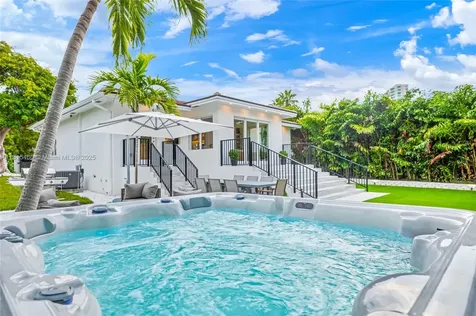 38 SW 25th Road Miami FL 33129