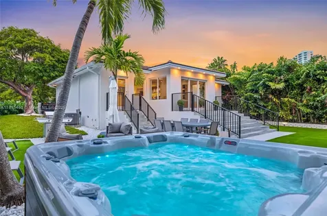 38 SW 25th Road Miami FL 33129