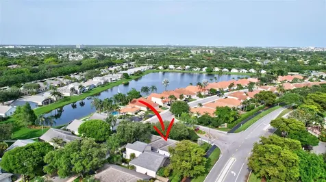 9012 Lake Park Circle S Davie FL 33328