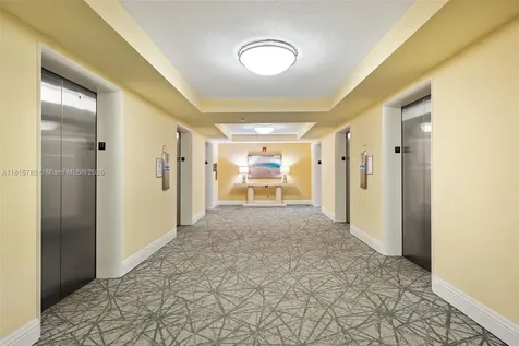 2501 S Ocean Drive Hollywood FL 33019