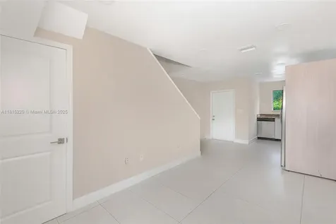 813 NW 3rd Avenue Fort Lauderdale FL 33311